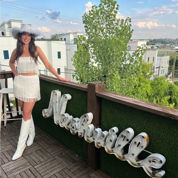 Forever 21 medium fringe white skirt - Picture 3 of 3